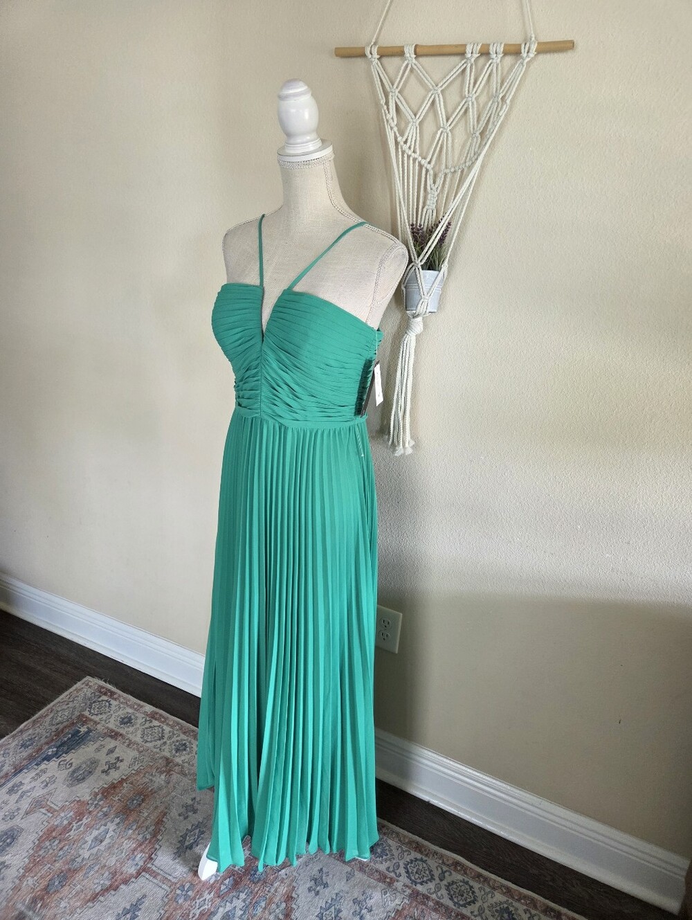 Xscape Green Sleeveless Pleated Chiffon Maxi Gown Size 8P $259 NWT - Picture 3 of 14